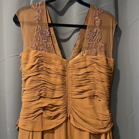 Elegant Brown Evening Dress - Picture 4 of 5